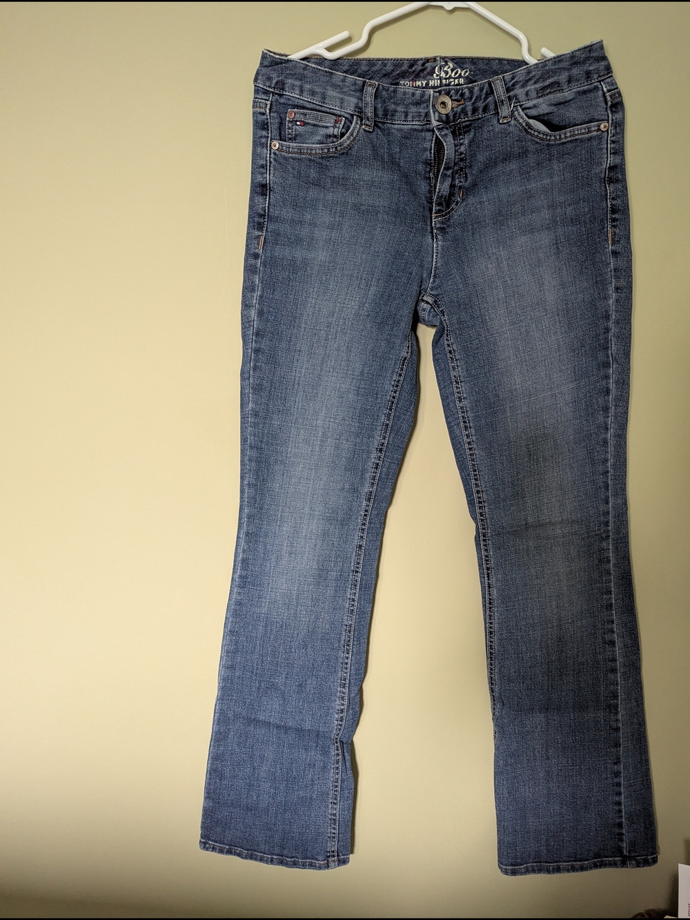 Tommy Hilfiger Women's Medium Blue Boot-Cut Jeans